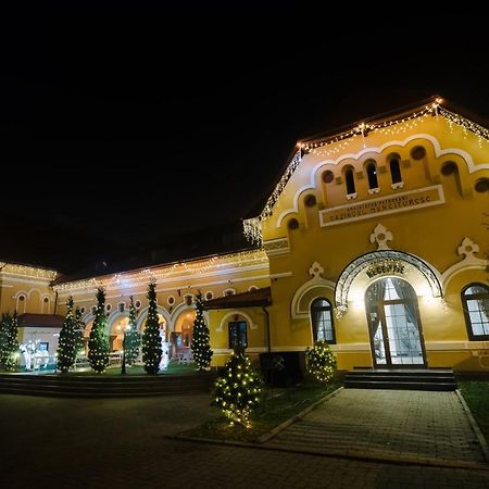 Hotel La Belle Epoque Petroşani Exteriör bild