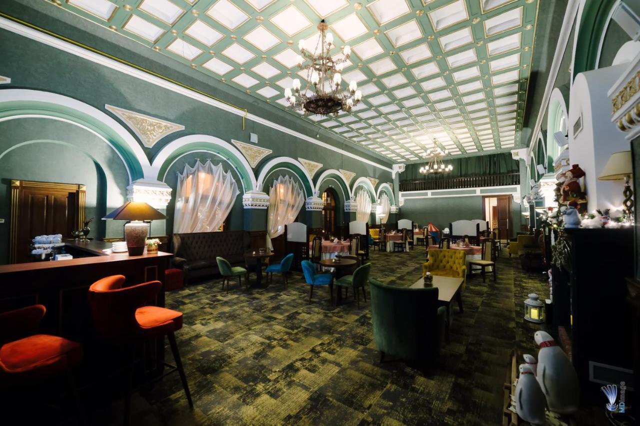 Hotel La Belle Epoque Petroşani Exteriör bild